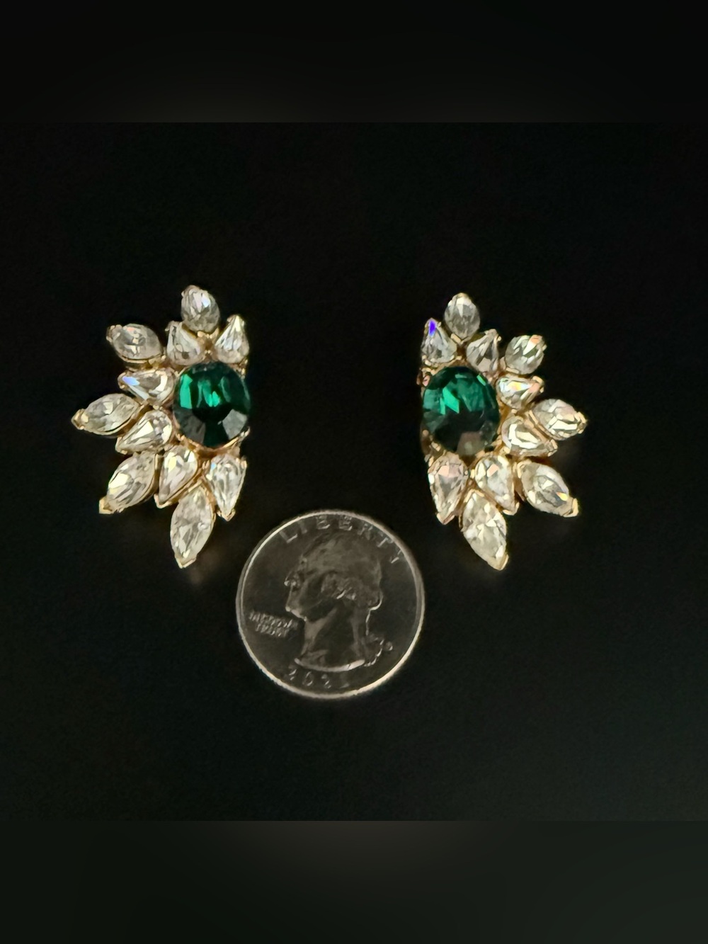 Fabulous Ciner Clip Earrings. Emerald Green Glass & Marquis Shaped Rhinestones. - Picture 2 of 5